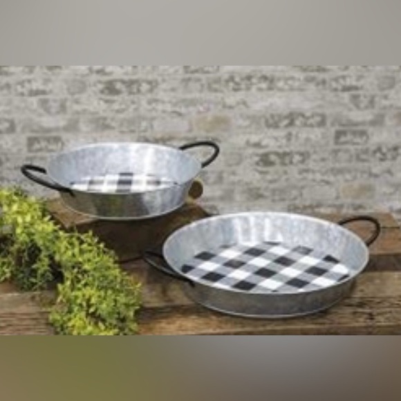 Black & White Buffalo Check Round Trays Set of 2 - Picture 5 of 13